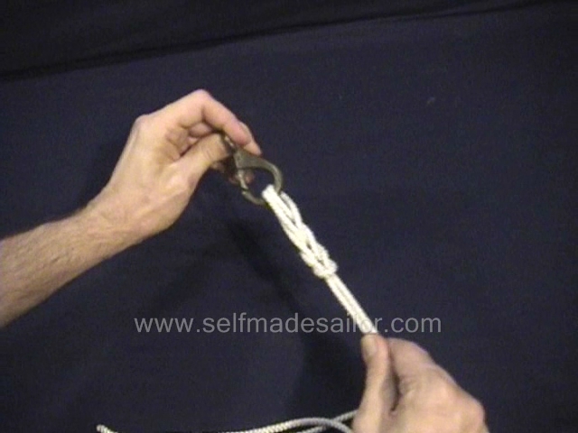 A knot tying video showing how to tie a Cat's Paw.