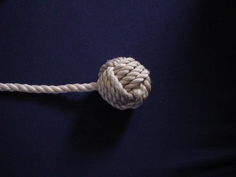 A knot tying video showing how to tie a Monkey's Fist.