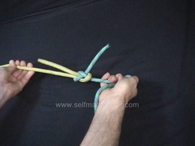 Click for a video showing how to tie a Sheet Bend.