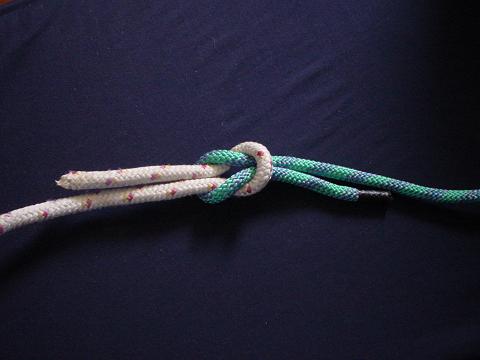 Click for a video showing how to tie a Thief Knot.